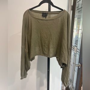 out from under for Urban Outfitters Cropped Oversized Top Size M